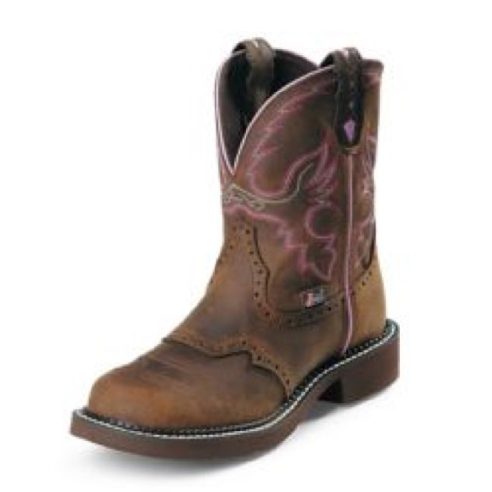 100% Leather Round Toe Cowgirl Boots!